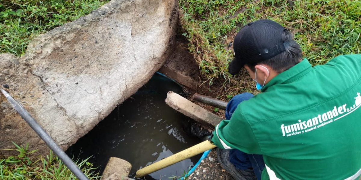 Limpieza, succión y mantenimiento de pozos sépticos